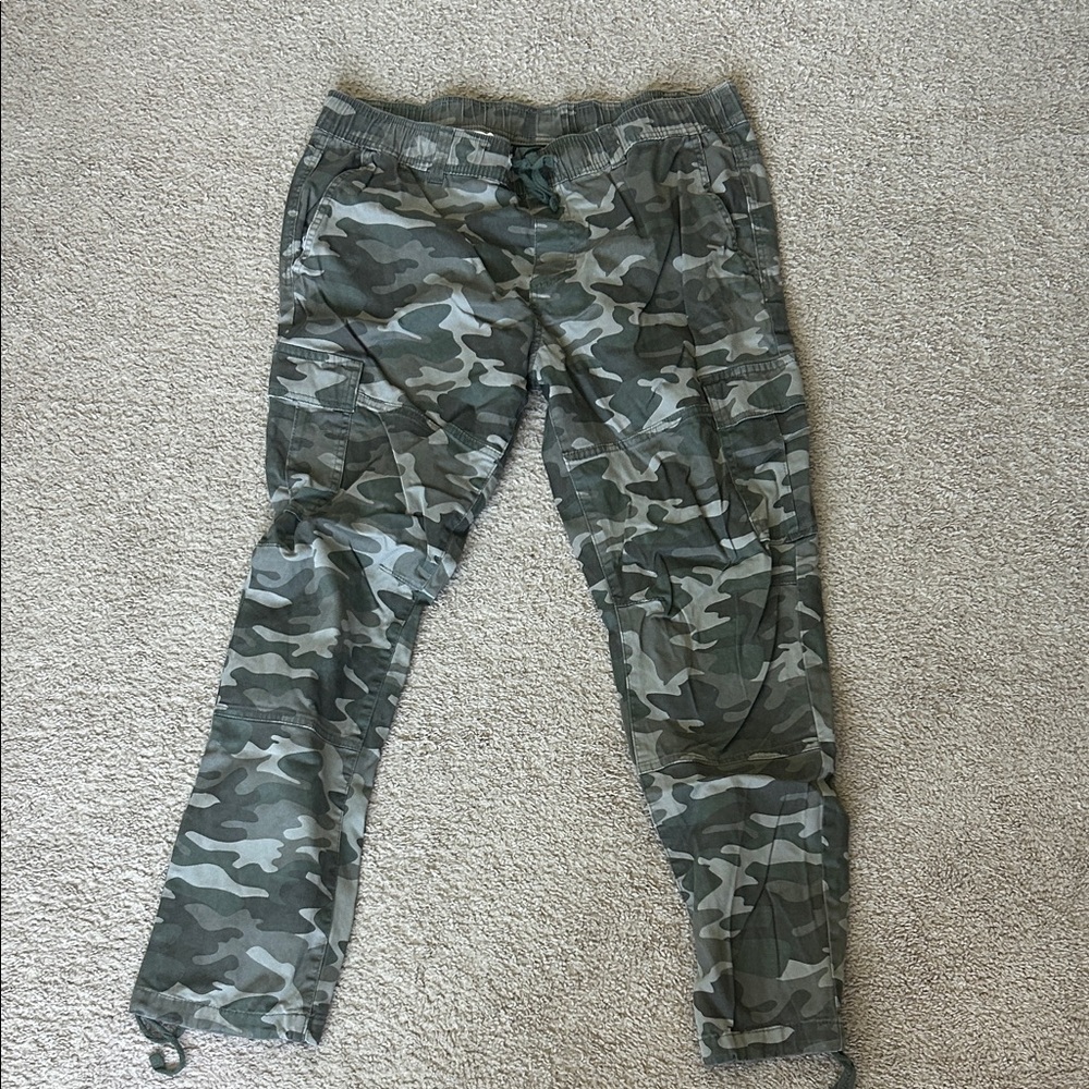 No Boundaries Green and Gray Cargo Pants Modern Fit